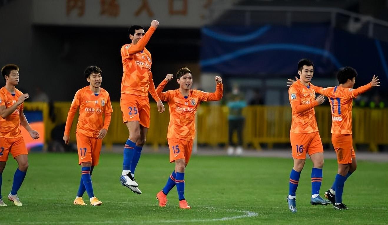 世界杯官网指南-意外!他有望成鲁能新赛季首位提前锁定主力的王牌新星,值得期待