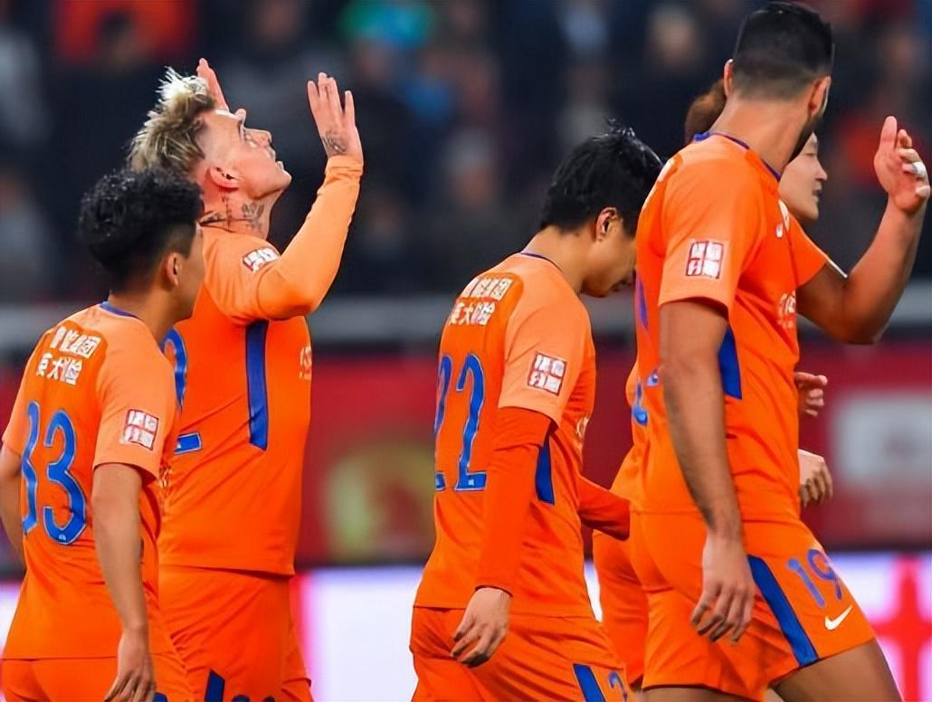 世界杯官网指南-意外!他有望成鲁能新赛季首位提前锁定主力的王牌新星,值得期待