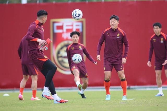 国足迪拜拉练为3月热身赛蓄力，部分U23球员将补充入队